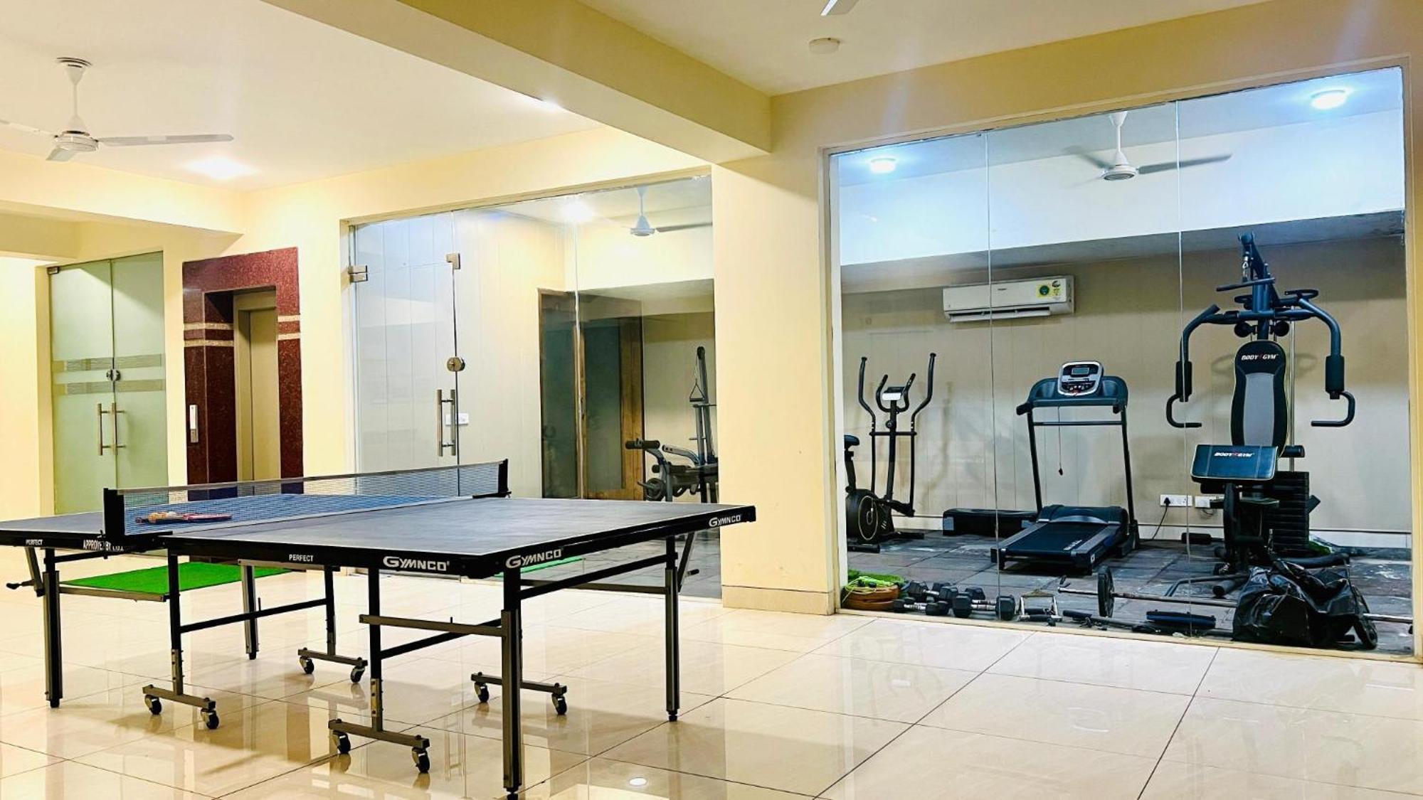 Bluo Studio2 Golf Course Road - Gym, Terrace Garden Gurgáon Kültér fotó